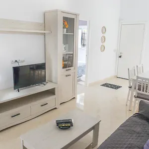 apartamento-reformado-en-el-casco-histrico-5-min-playa.es-andalucia.com/